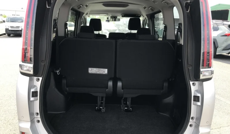 
								Toyota Noah 2019 X 8 Seater full									