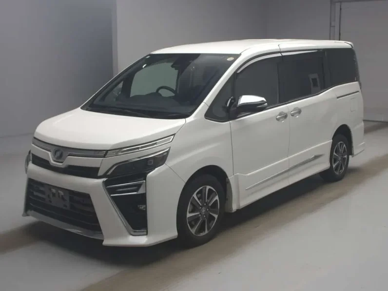 
								Toyota Voxy 2019 ZS Kirameki full									