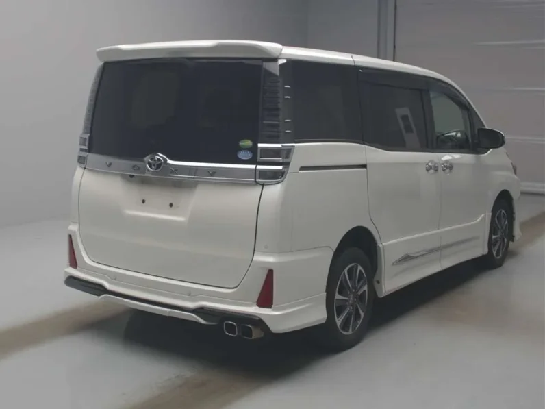 
								Toyota Voxy 2019 ZS Kirameki full									