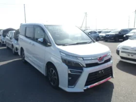 Toyota Voxy 2019 ZS Kirameki