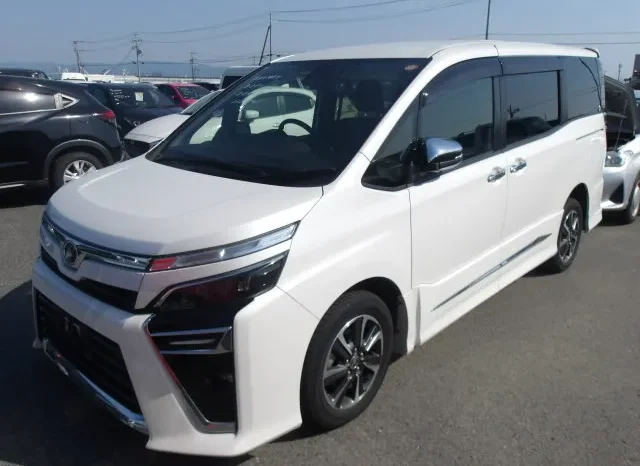 
								Toyota Voxy 2019 ZS Kirameki full									