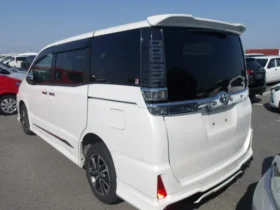 Toyota Voxy 2019 ZS Kirameki