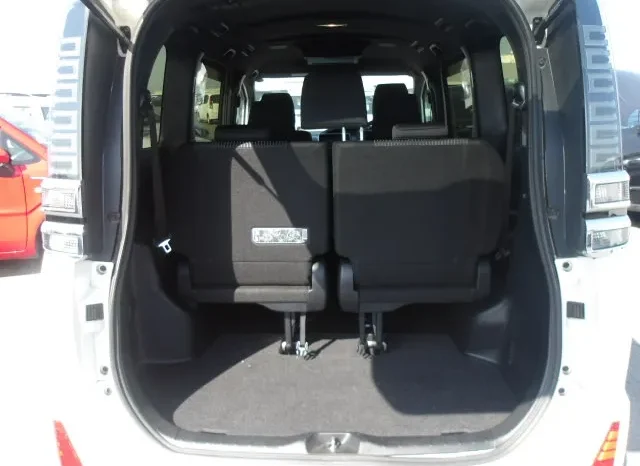 
								Toyota Voxy 2019 ZS Kirameki full									