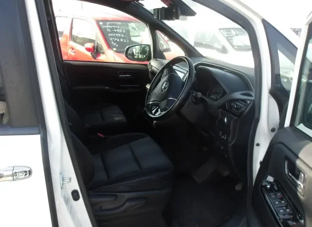 
								Toyota Voxy 2019 ZS Kirameki full									