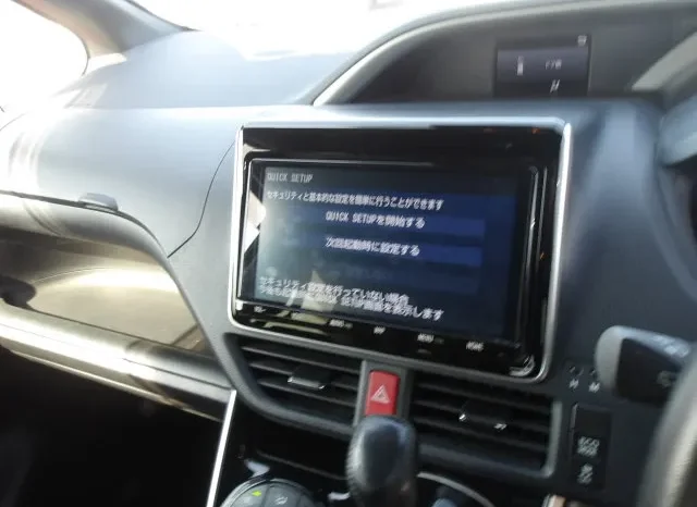 
								Toyota Voxy 2019 ZS Kirameki full									